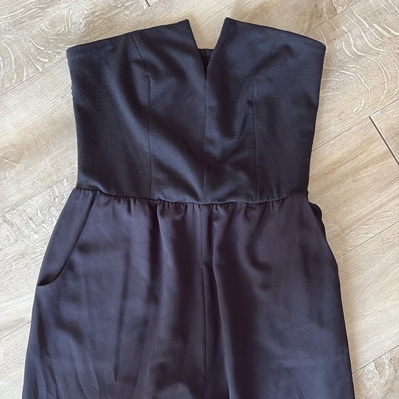 GUESS Black Jumpsuit Strapless Smoked Back Pockets Size Large - Picture 2 of 10